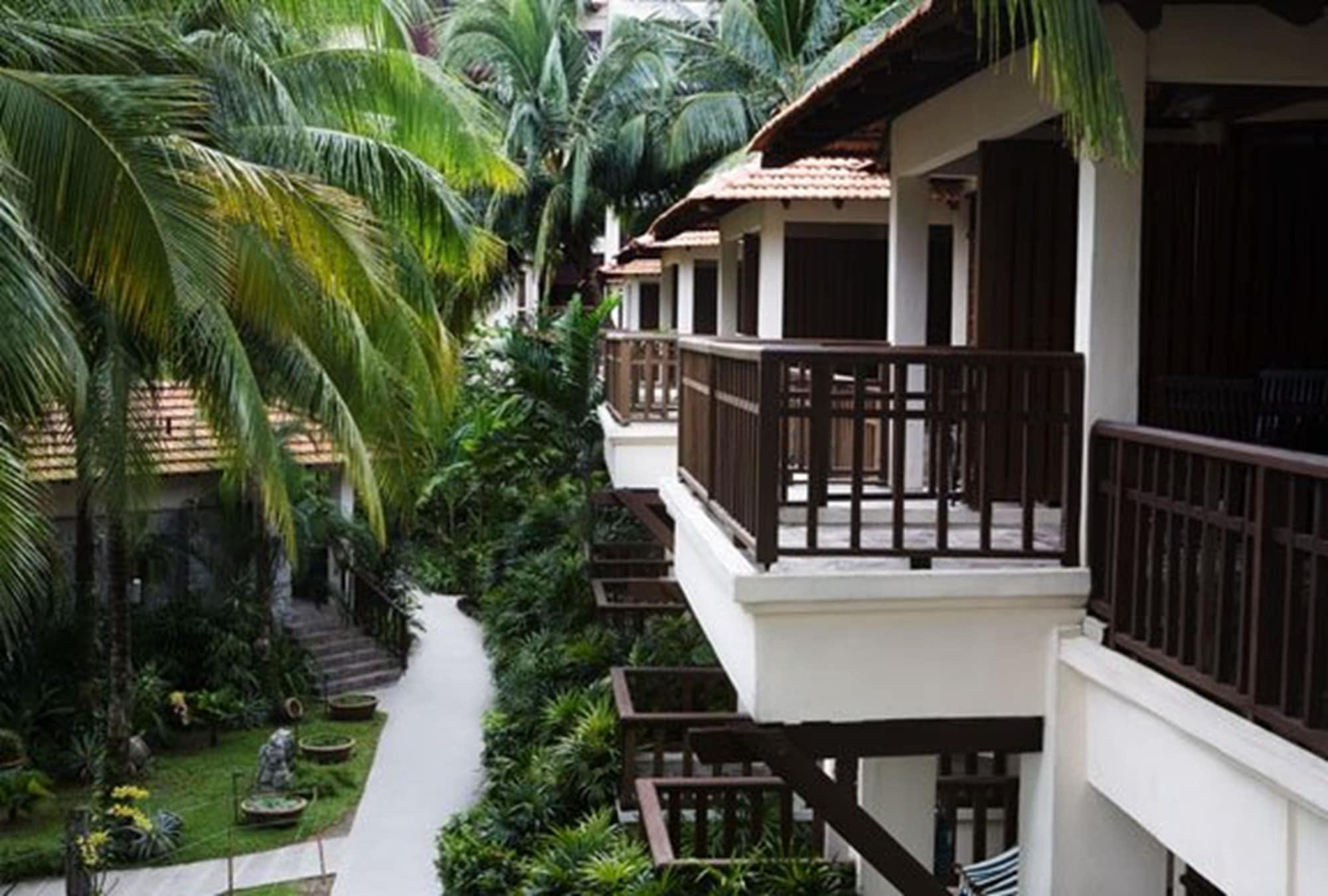 Hotel Avillion Port Dickson Exterior foto The resort's rooms