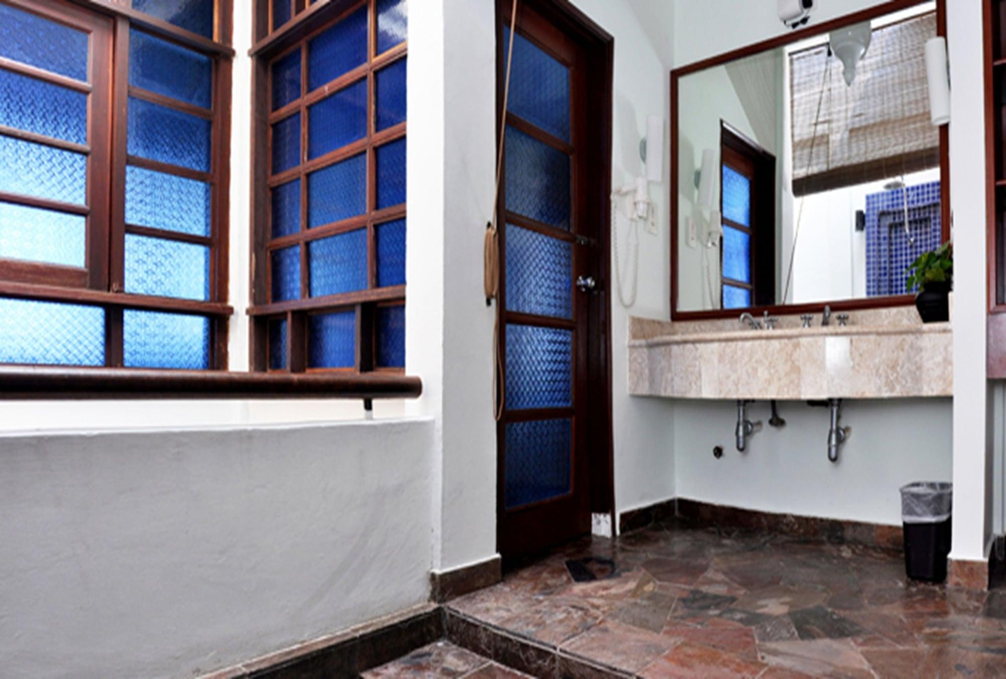 Hotel Avillion Port Dickson Exterior foto Bathroom