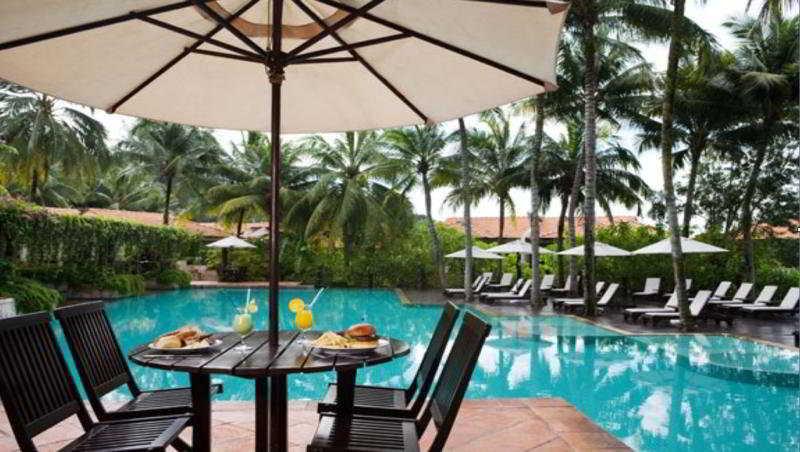 Hotel Avillion Port Dickson Exterior foto Pool at the hotel
