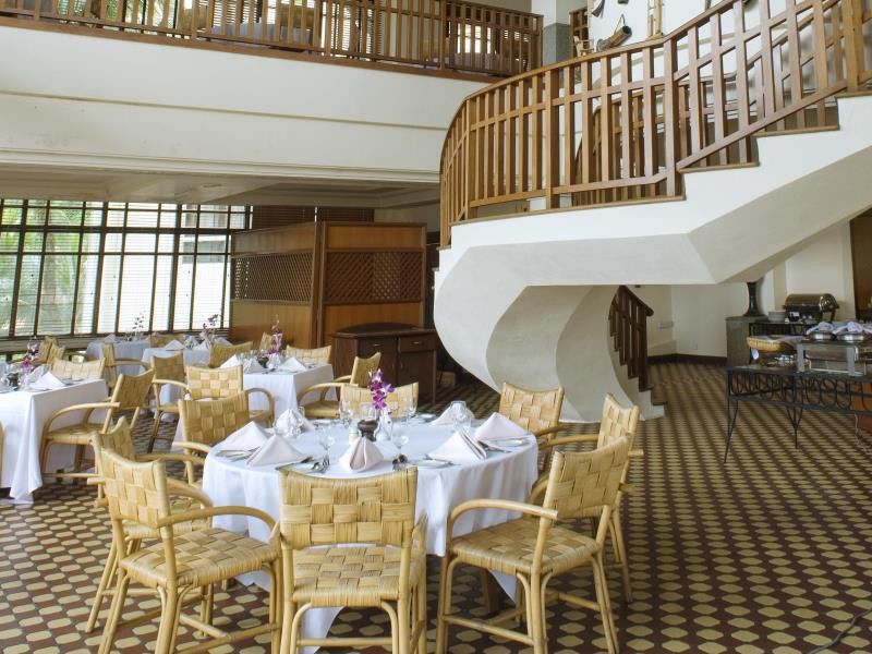Hotel Avillion Port Dickson Exterior foto The interior of the restaurant