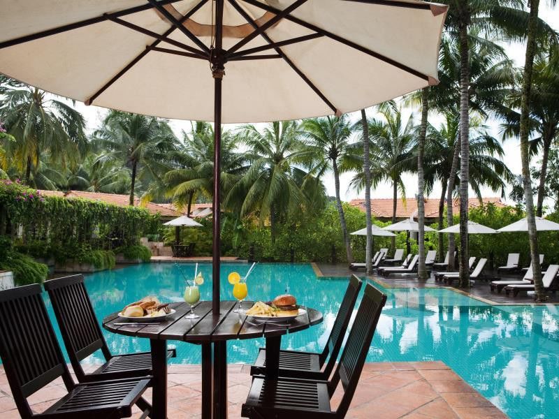 Hotel Avillion Port Dickson Exterior foto Pool at the hotel