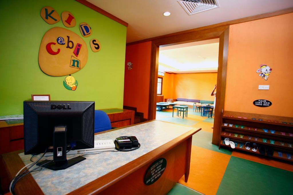 Hotel Avillion Port Dickson Exterior foto The Kid's Only area at the station