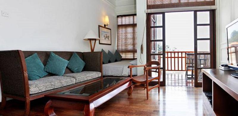 Hotel Avillion Port Dickson Exterior foto A living room in a hotel